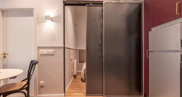 We Fix Closet Sliding Door in Palm Harbor, FL 